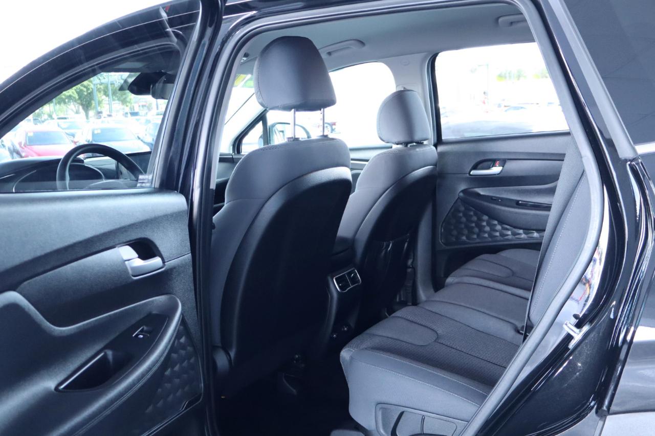 Hyundai Santa Fe SE FWD 2021
