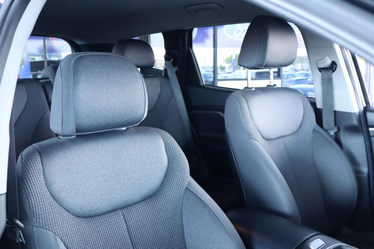 Hyundai Santa Fe SE FWD 2021