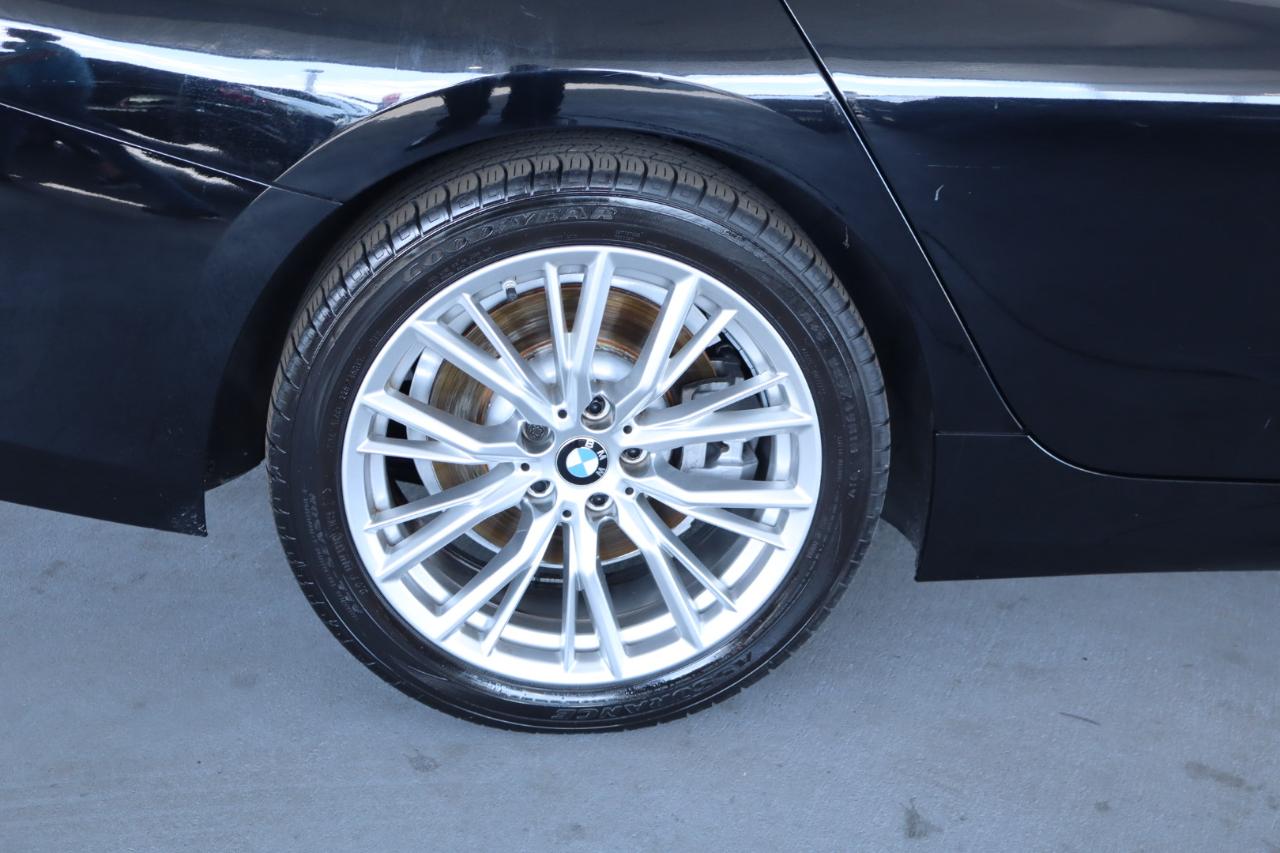 BMW 3 Series 330i Sedan 2023
