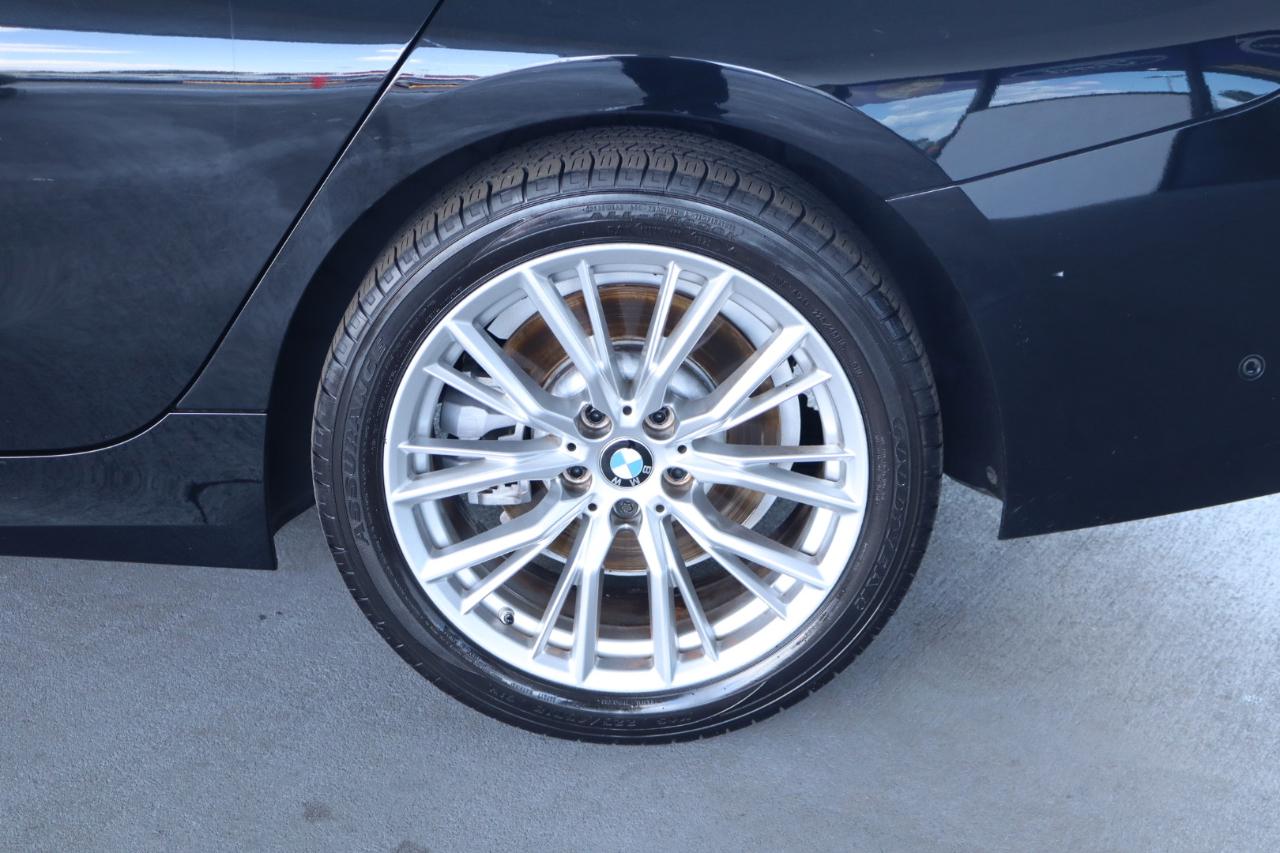BMW 3 Series 330i Sedan 2023