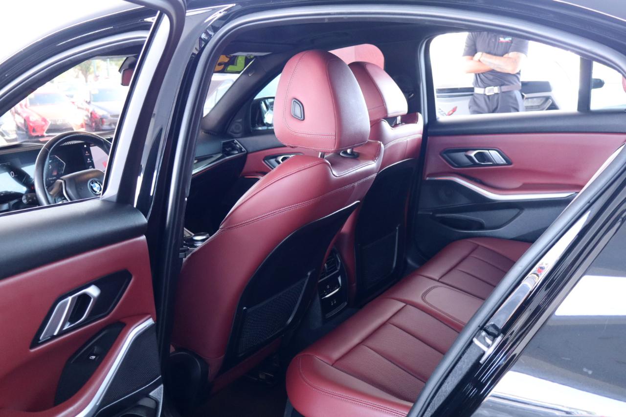 BMW 3 Series 330i Sedan 2023
