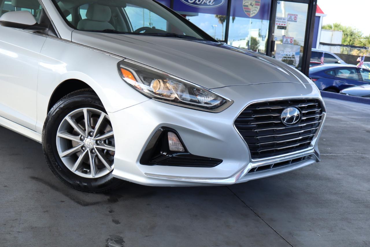 Hyundai Sonata SE 2.4L 2019