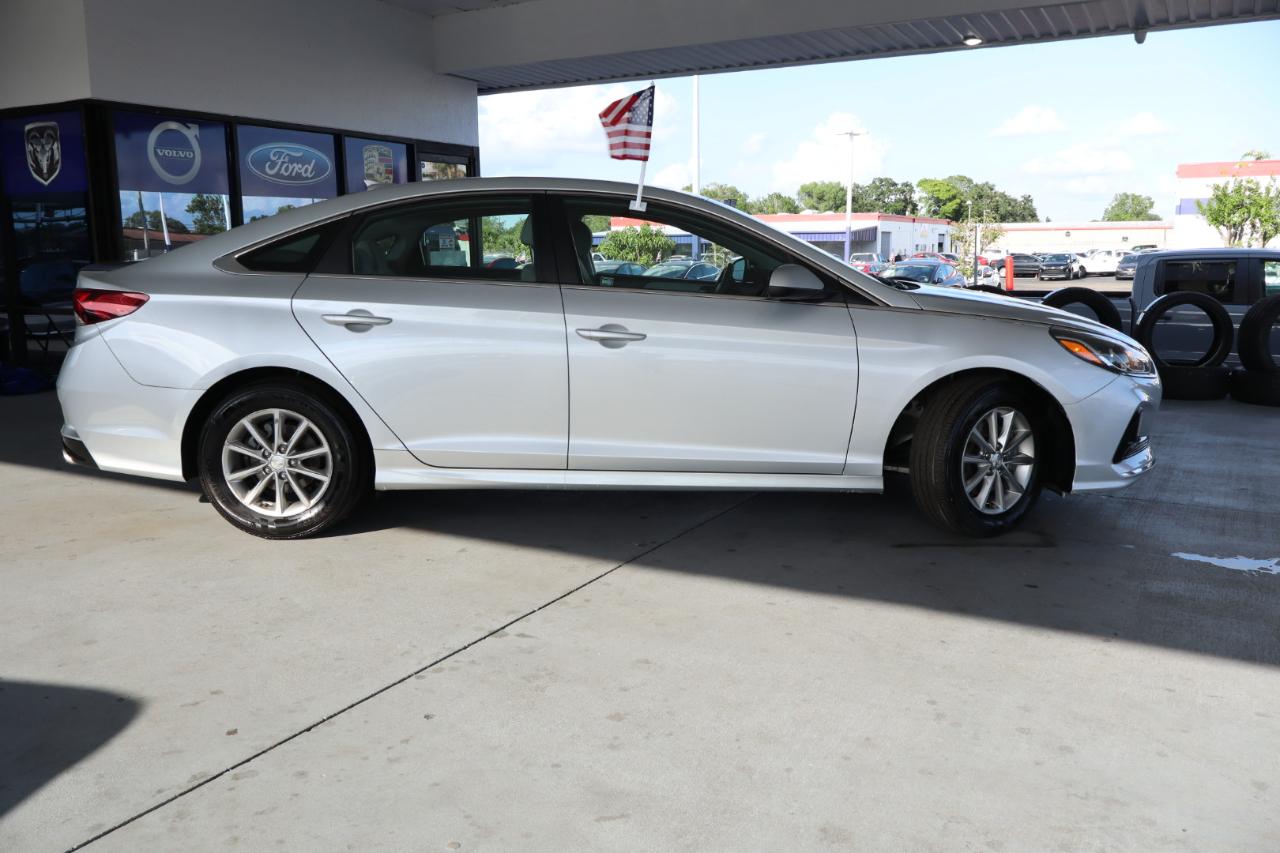 Hyundai Sonata SE 2.4L 2019