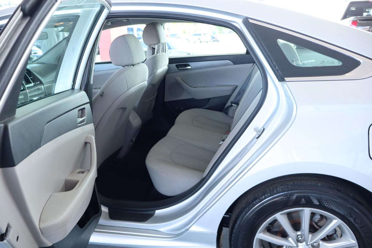 Hyundai Sonata SE 2.4L 2019