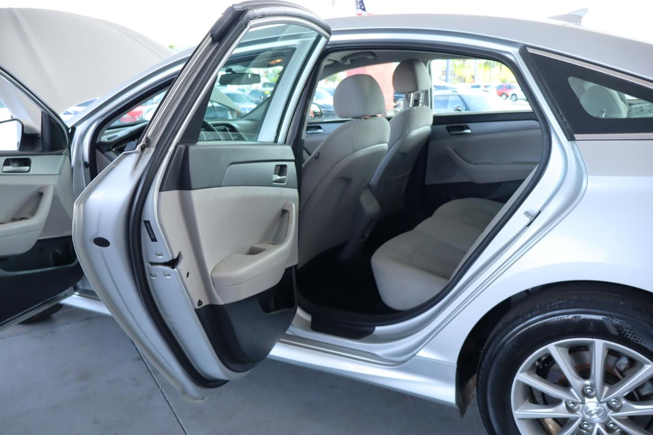 Hyundai Sonata SE 2.4L 2019