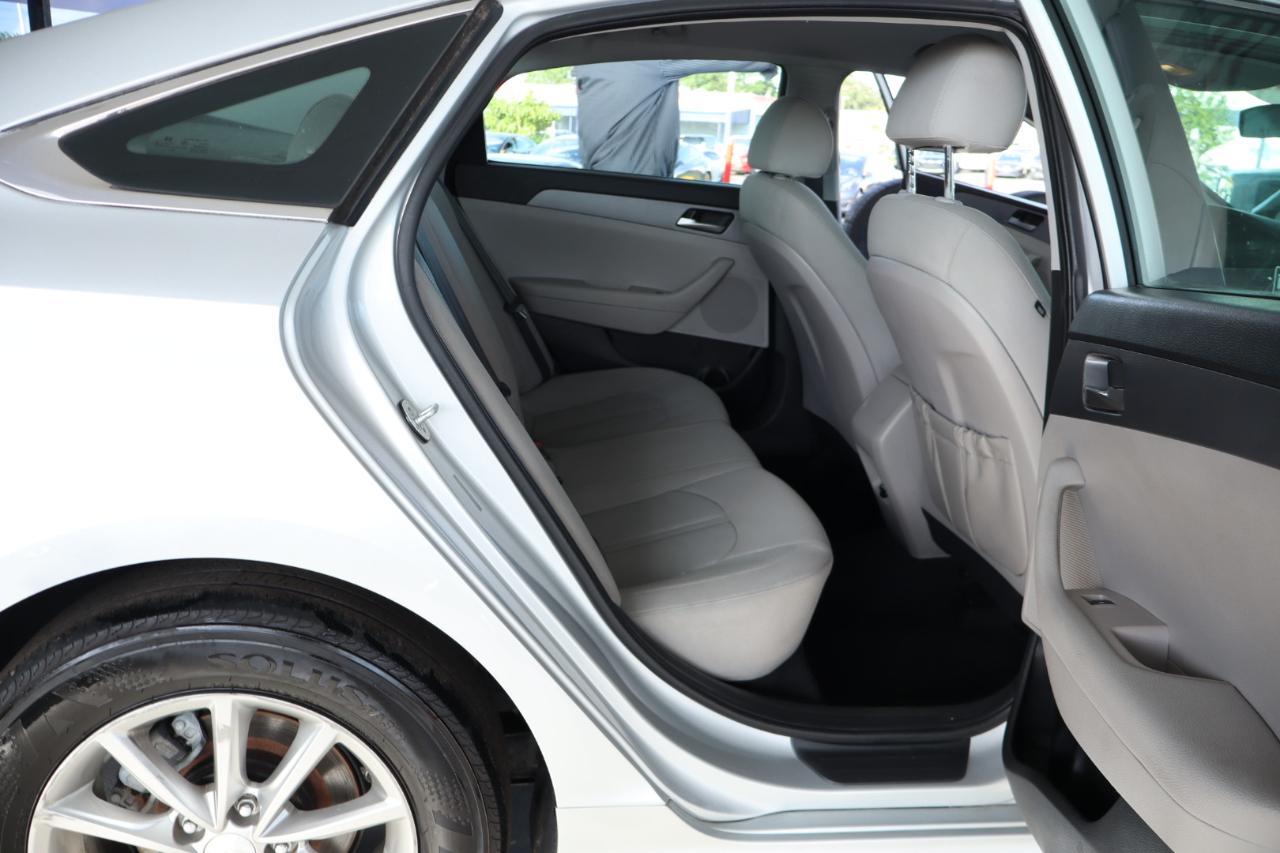 Hyundai Sonata SE 2.4L 2019