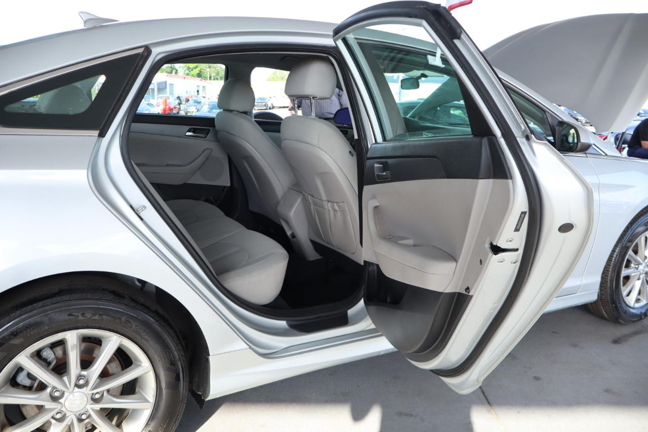 Hyundai Sonata SE 2.4L 2019