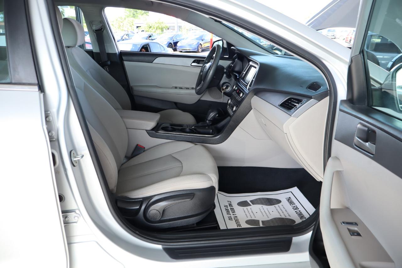 Hyundai Sonata SE 2.4L 2019