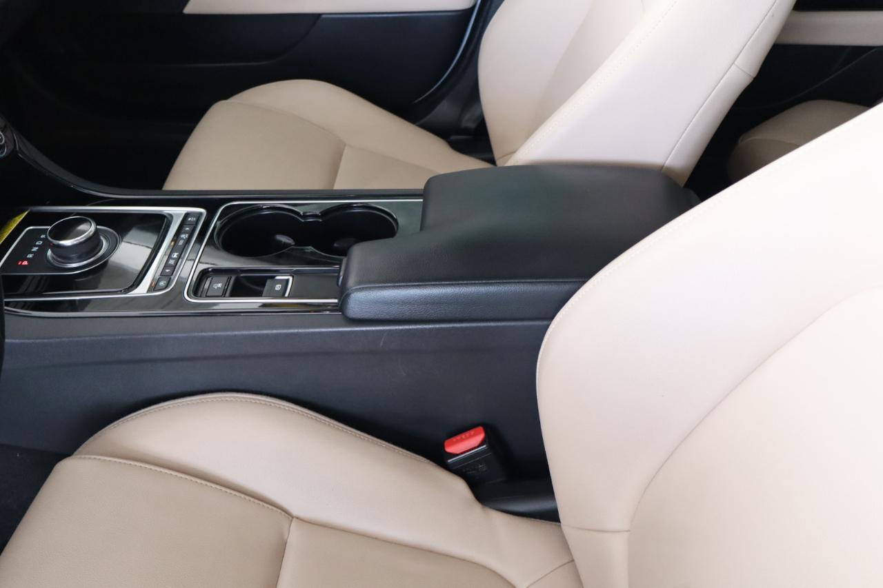 Jaguar XE 35t Premium AWD 2017