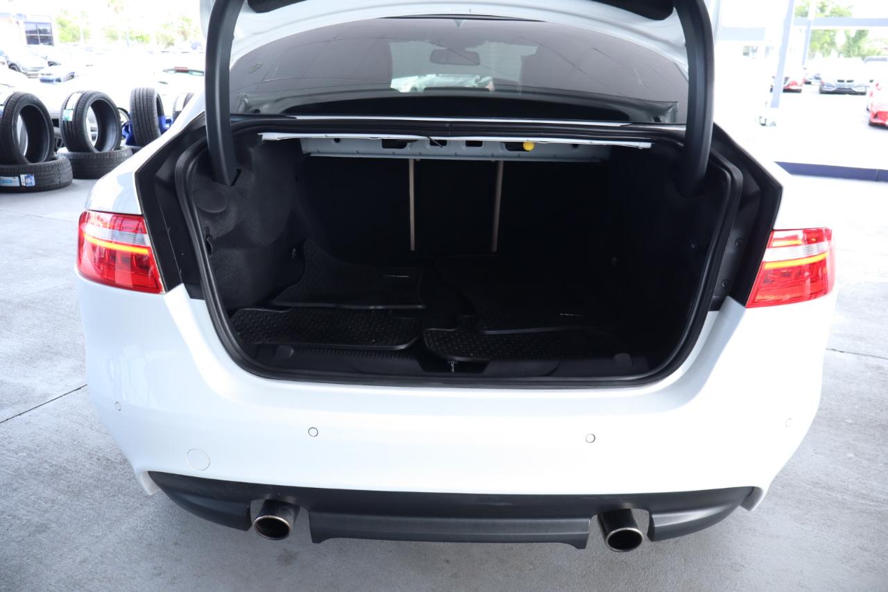 Jaguar XE 35t Premium AWD 2017