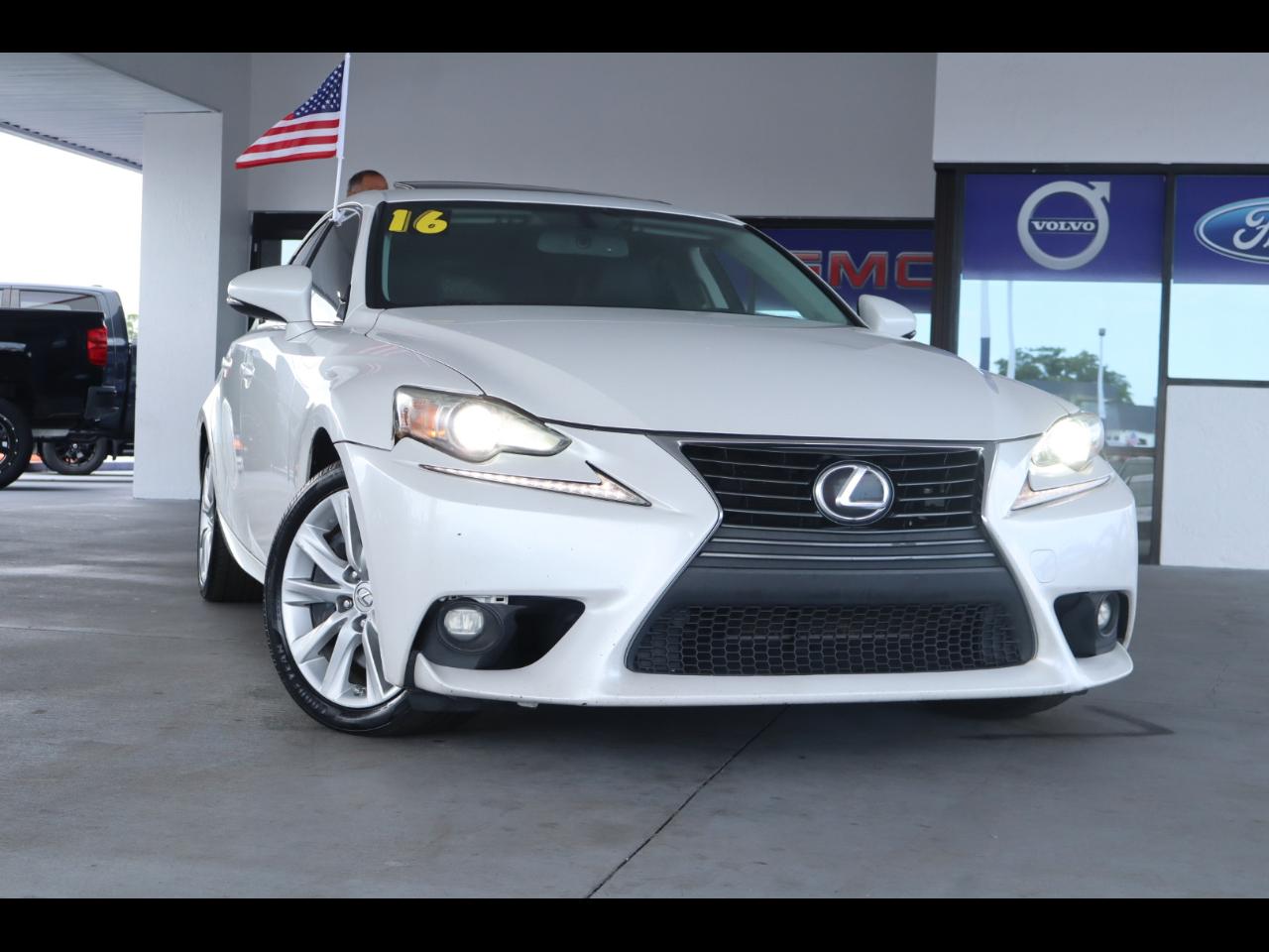 Lexus IS 200t 4dr Sdn 2016