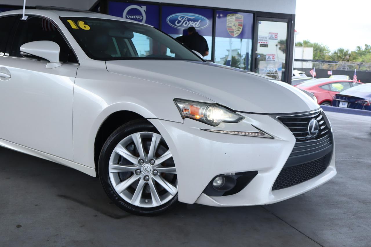 Lexus IS 200t 4dr Sdn 2016