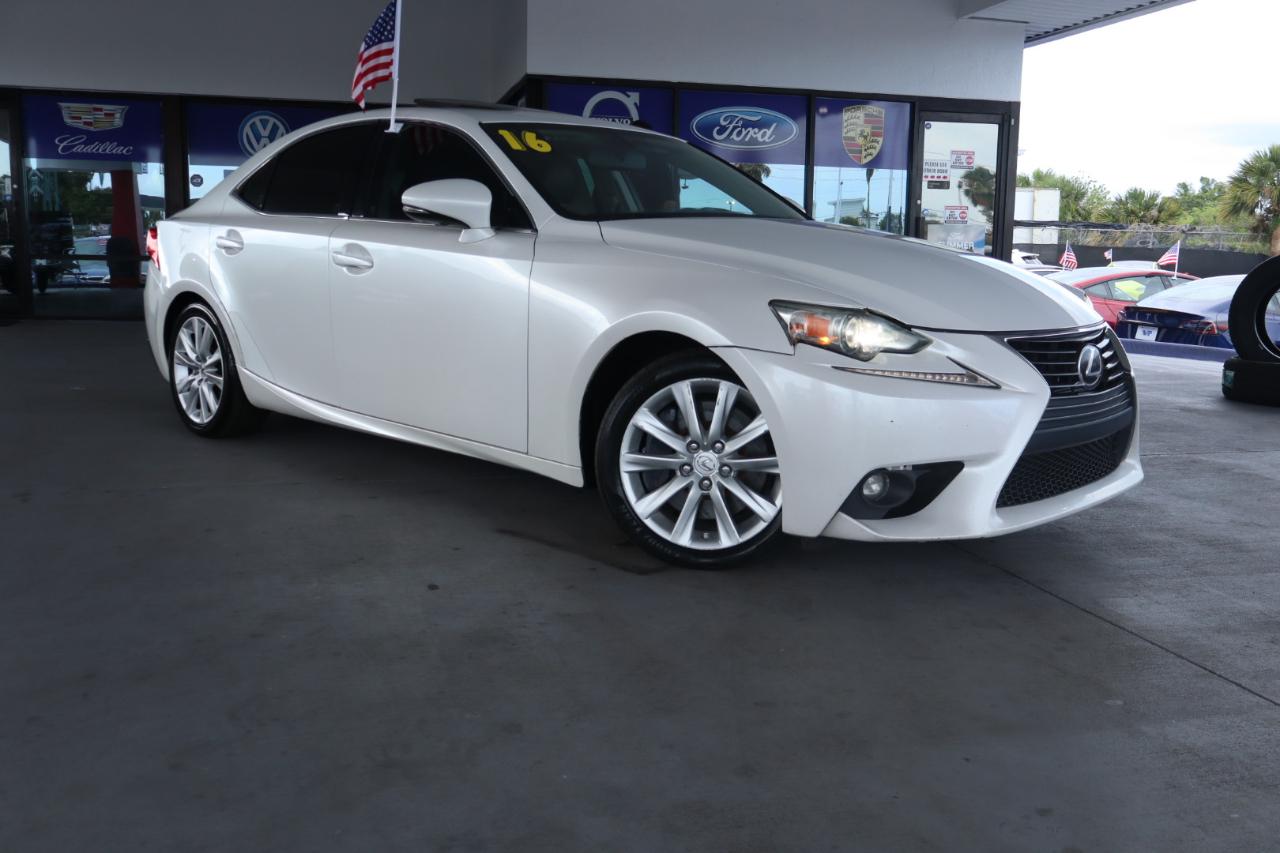 Lexus IS 200t 4dr Sdn 2016
