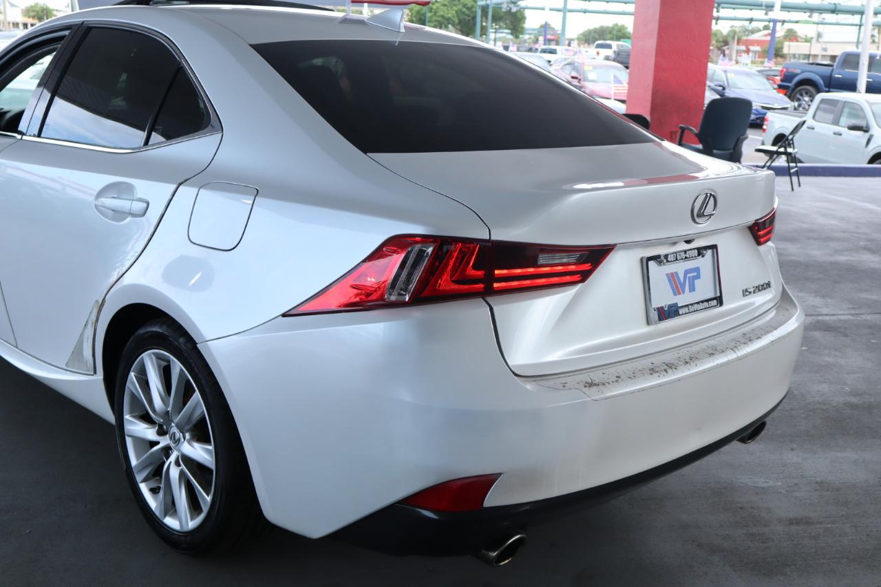 Lexus IS 200t 4dr Sdn 2016