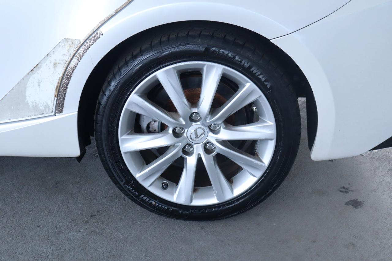 Lexus IS 200t 4dr Sdn 2016