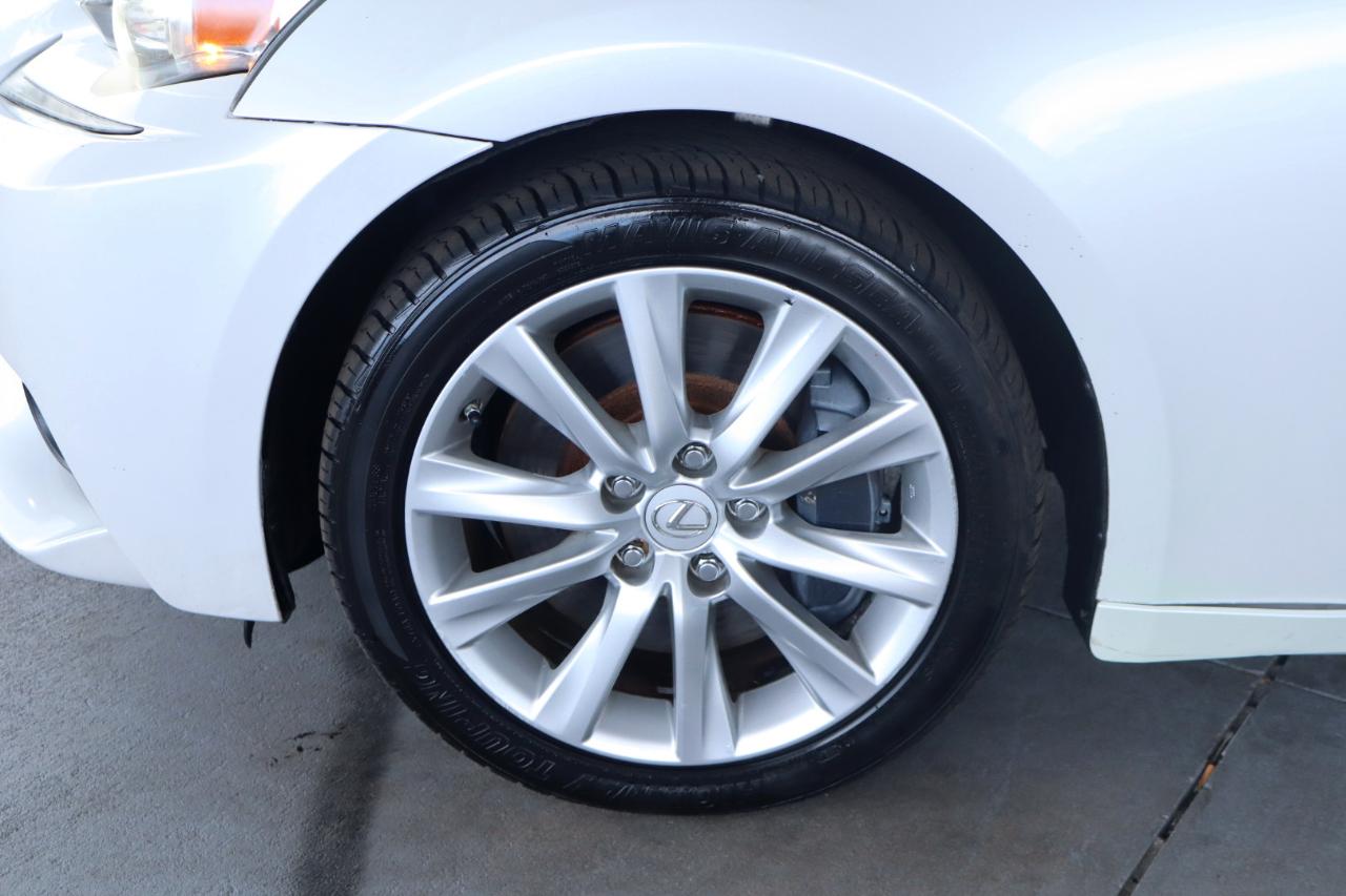 Lexus IS 200t 4dr Sdn 2016