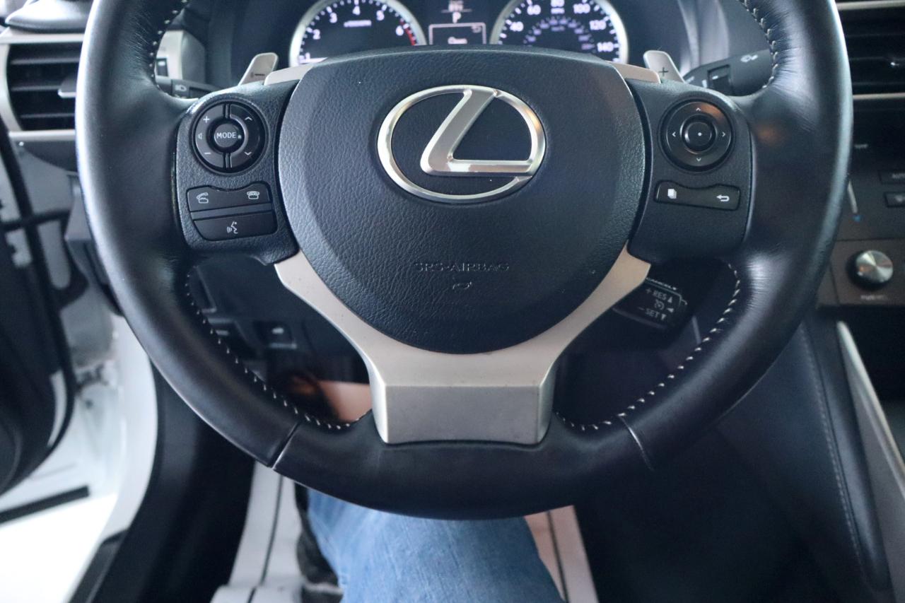 Lexus IS 200t 4dr Sdn 2016