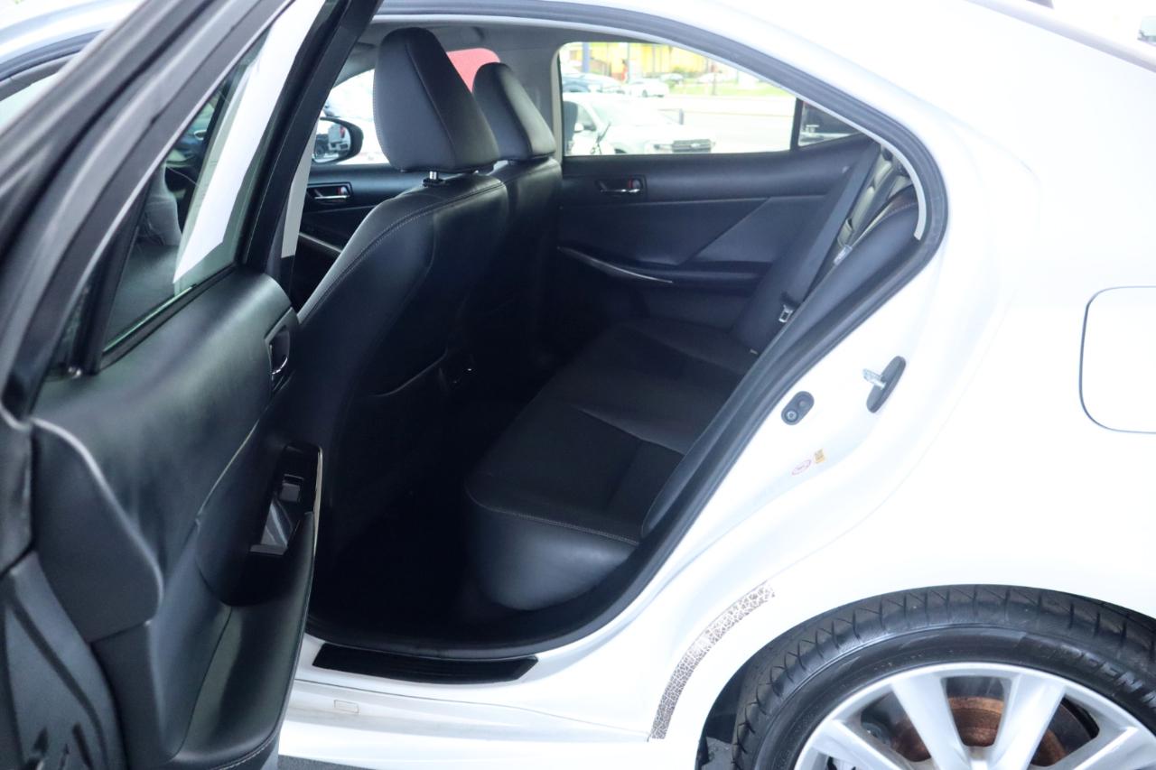 Lexus IS 200t 4dr Sdn 2016