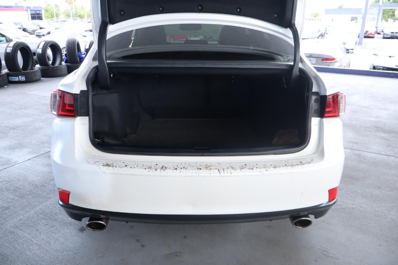Lexus IS 200t 4dr Sdn 2016