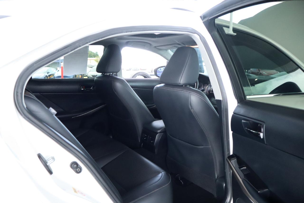 Lexus IS 200t 4dr Sdn 2016