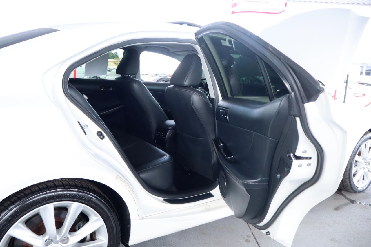 Lexus IS 200t 4dr Sdn 2016