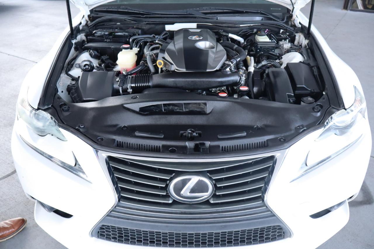 Lexus IS 200t 4dr Sdn 2016