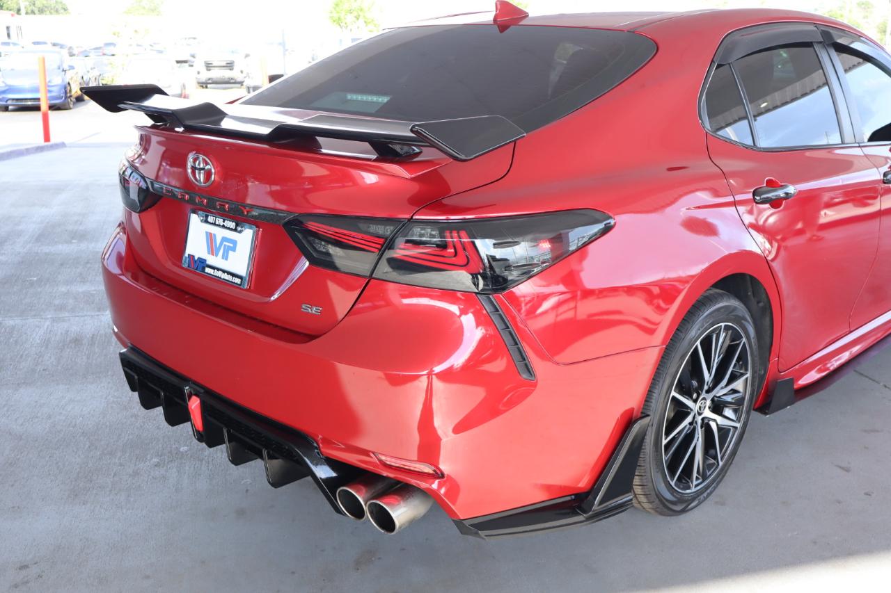 Toyota Camry SE Auto (Natl) 2021