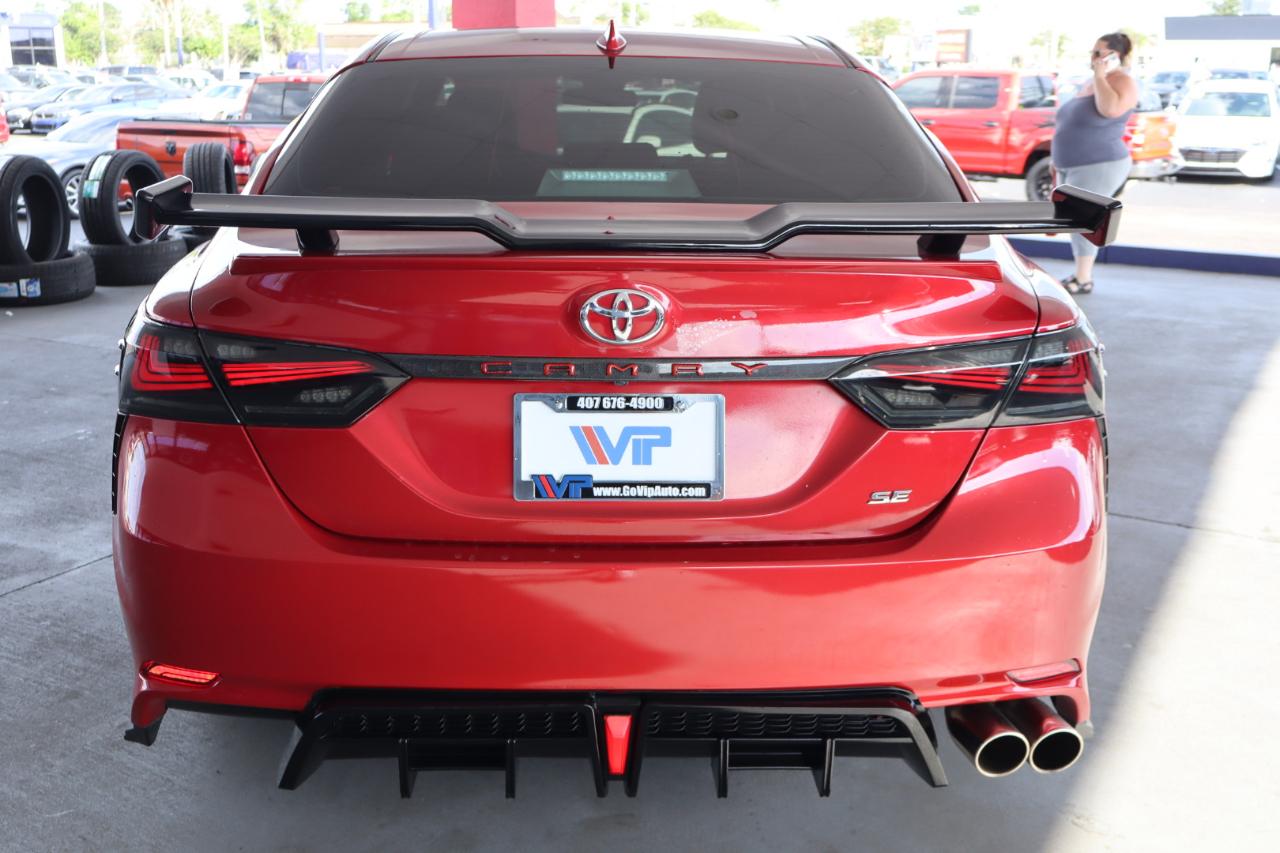 Toyota Camry SE Auto (Natl) 2021