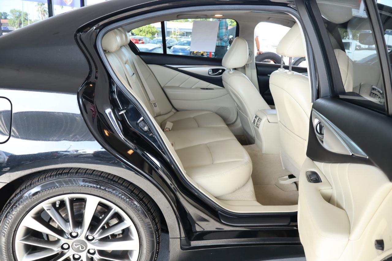 Infiniti Q50 3.0t LUXE RWD 2020