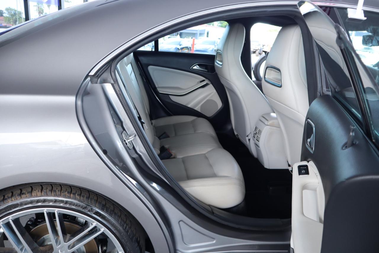 Mercedes-Benz CLA 4dr Sdn CLA 250 FWD 2016