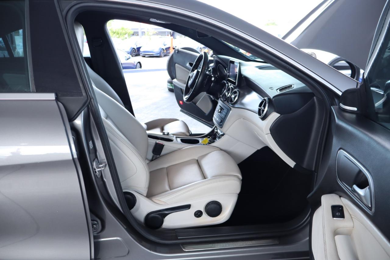 Mercedes-Benz CLA 4dr Sdn CLA 250 FWD 2016