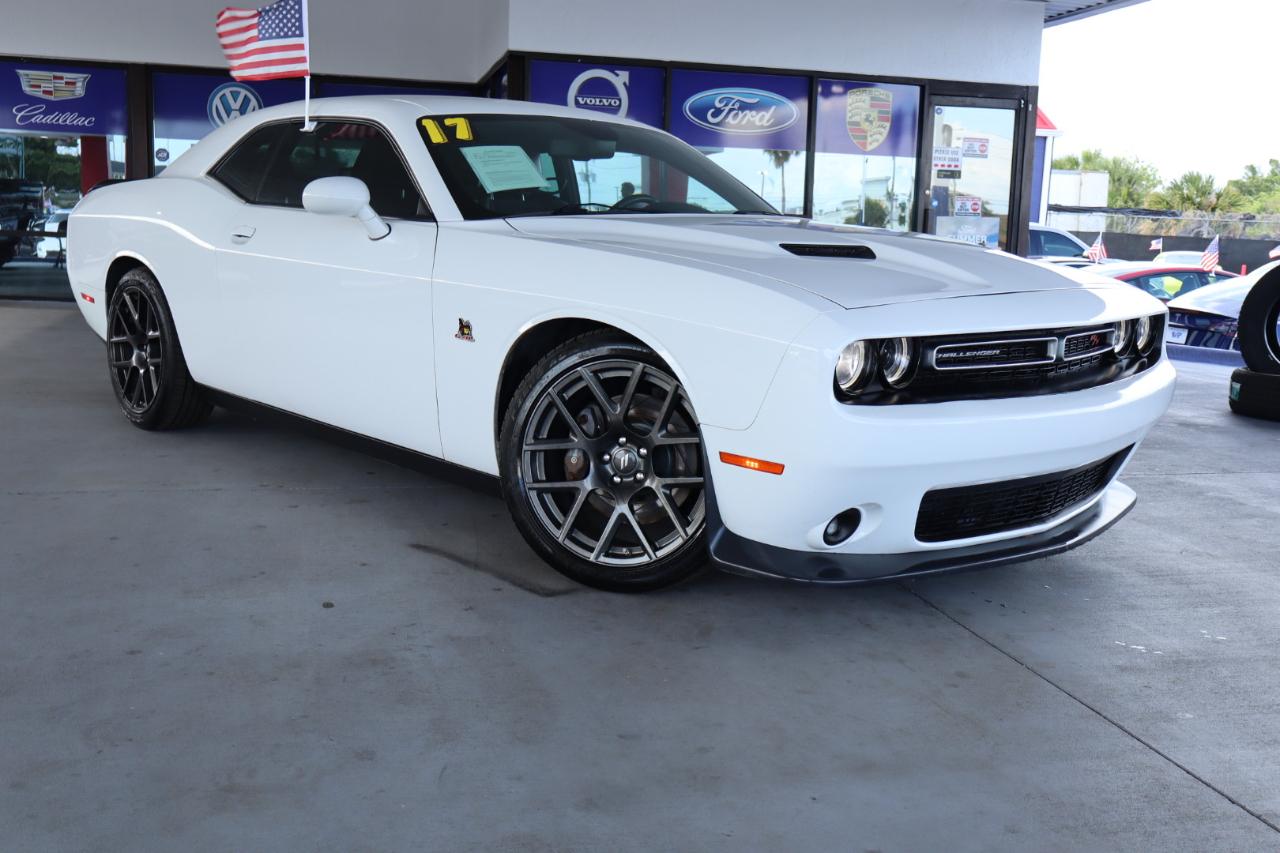 Dodge Challenger R/T Scat Pack Coupe 2017