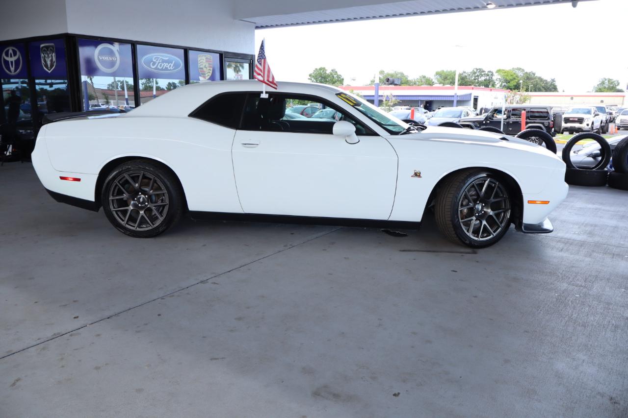 Dodge Challenger R/T Scat Pack Coupe 2017