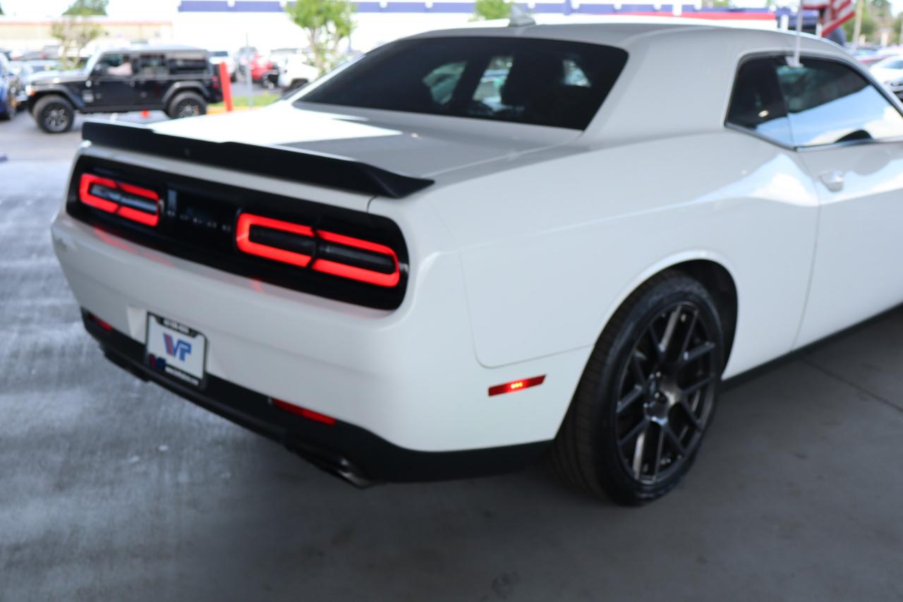 Dodge Challenger R/T Scat Pack Coupe 2017