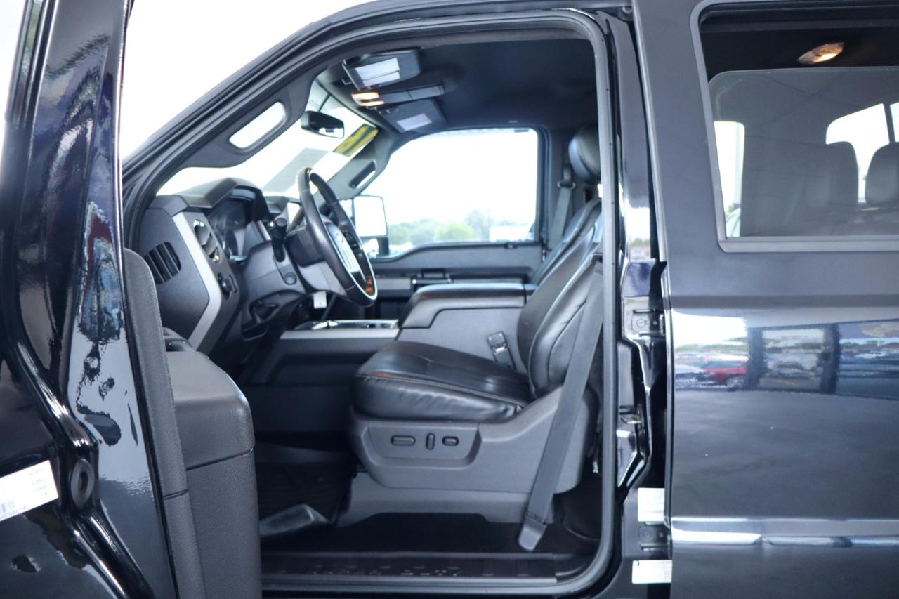 Ford Super Duty F-250 SRW 4WD Crew Cab 172" Platinum 2016