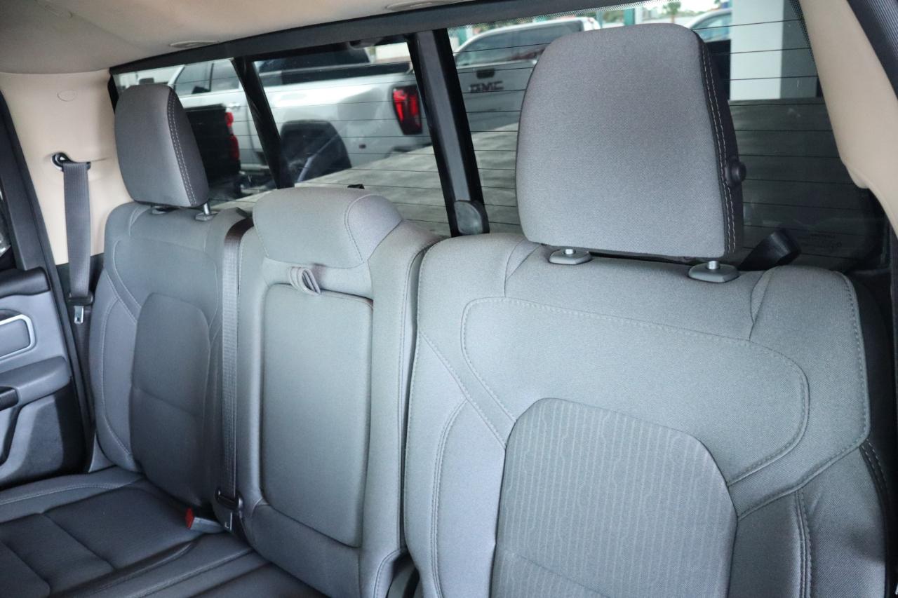 RAM 1500 Big Horn 4x2 Quad Cab 6'4" Box 2020