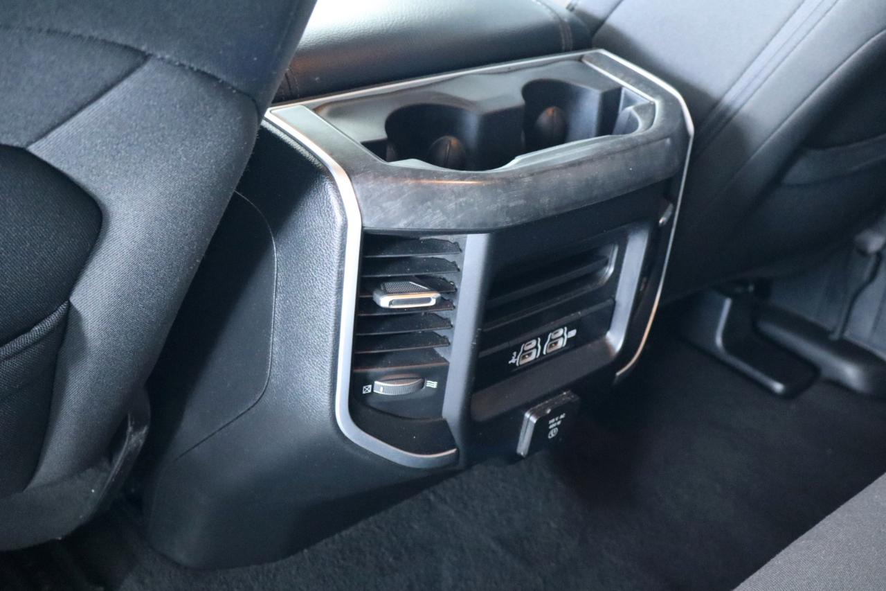 RAM 1500 Big Horn 4x2 Quad Cab 6'4" Box 2020