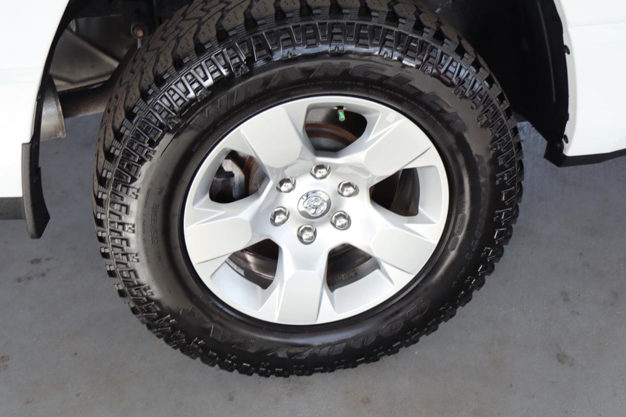 RAM 1500 Big Horn 4x2 Quad Cab 6'4" Box 2020