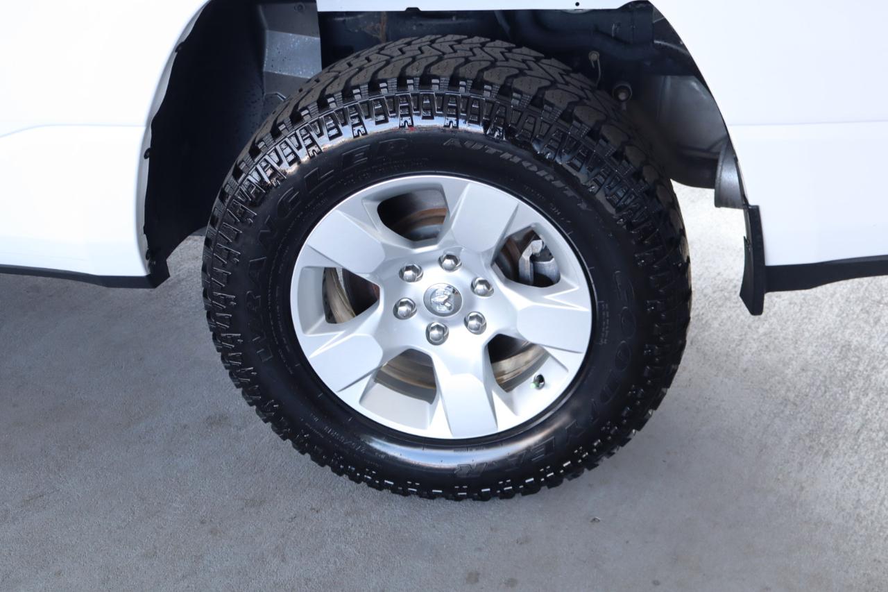 RAM 1500 Big Horn 4x2 Quad Cab 6'4" Box 2020