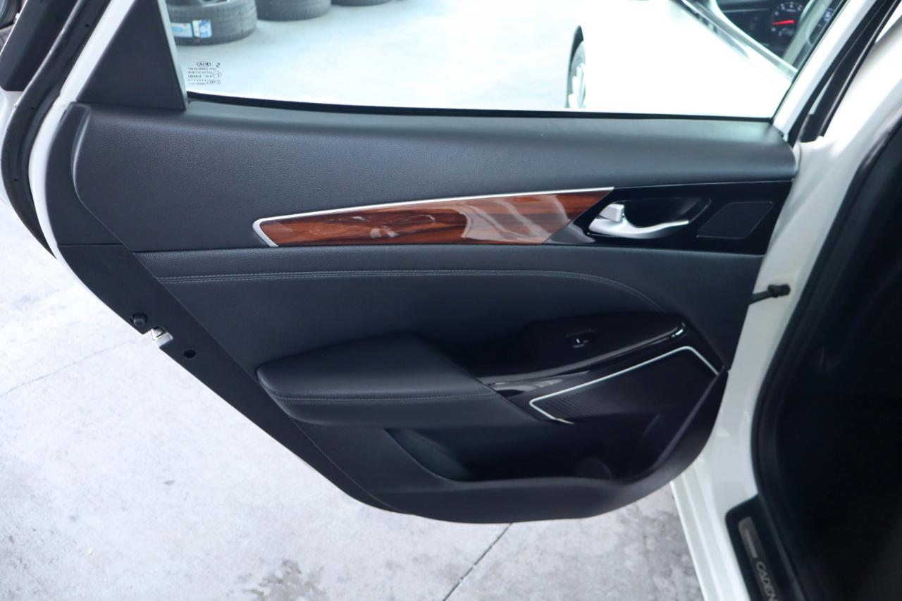 Kia Cadenza Premium Sedan 2017