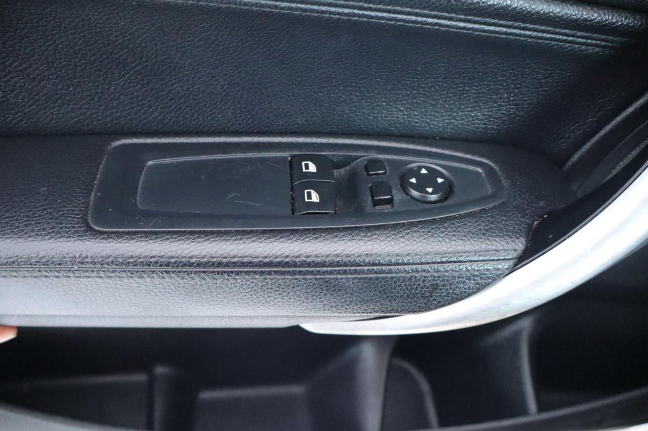 BMW 2 Series 2dr Cpe M235i RWD 2015