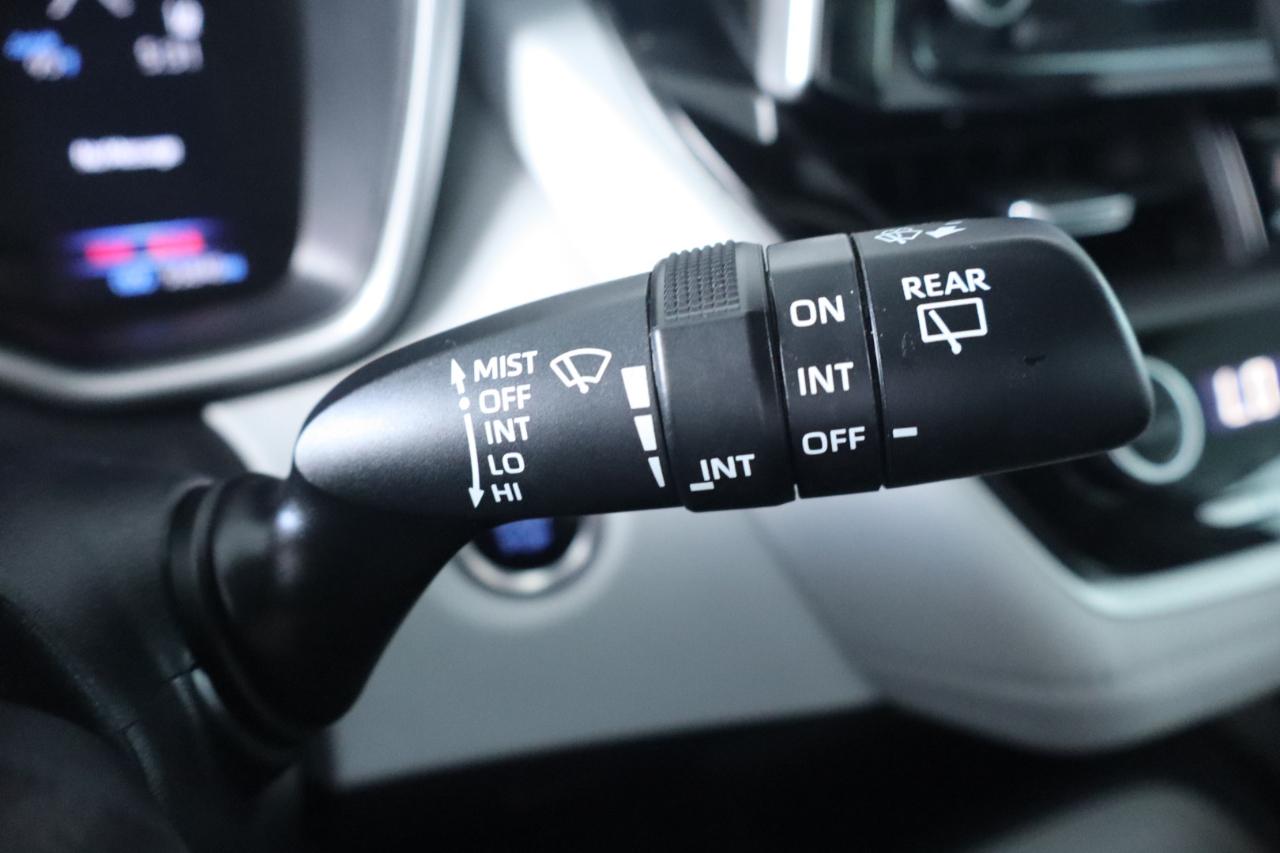 Toyota Corolla Hatchback SE Manual (Natl) 2022