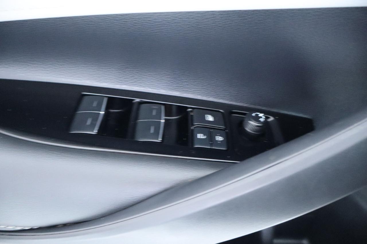 Toyota Corolla Hatchback SE Manual (Natl) 2022
