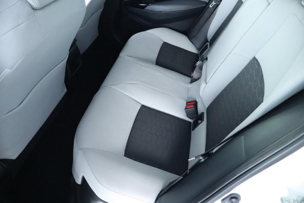 Toyota Corolla Hatchback SE Manual (Natl) 2022