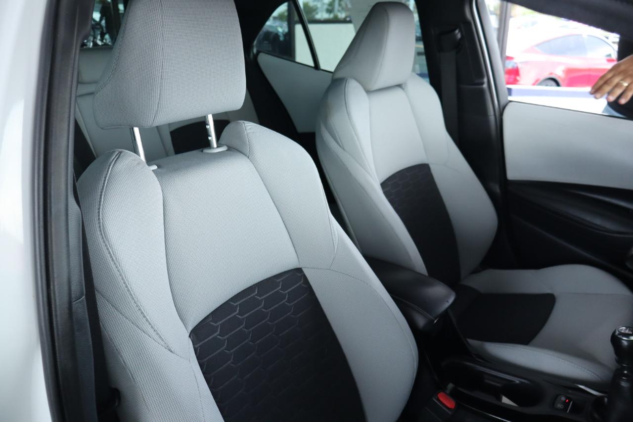 Toyota Corolla Hatchback SE Manual (Natl) 2022