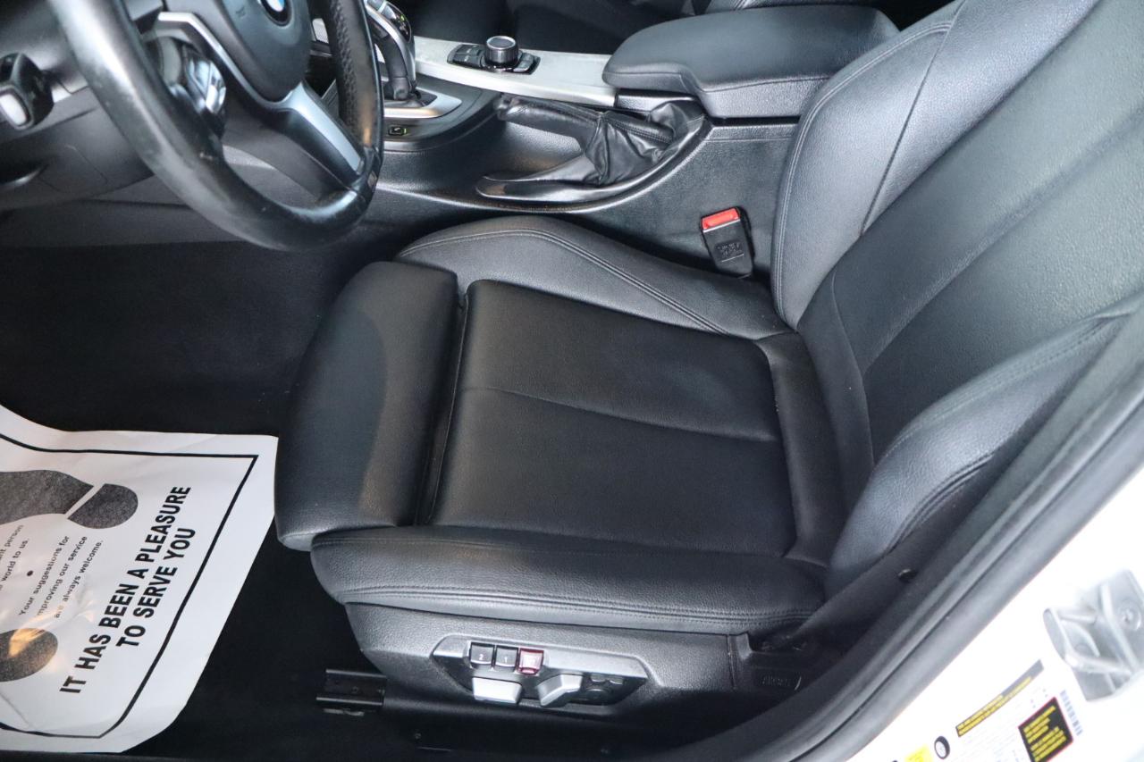 BMW 3 Series 330i xDrive Sedan 2017