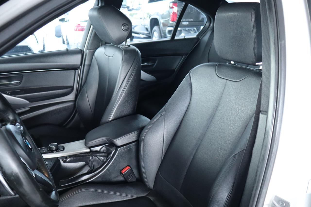 BMW 3 Series 330i xDrive Sedan 2017