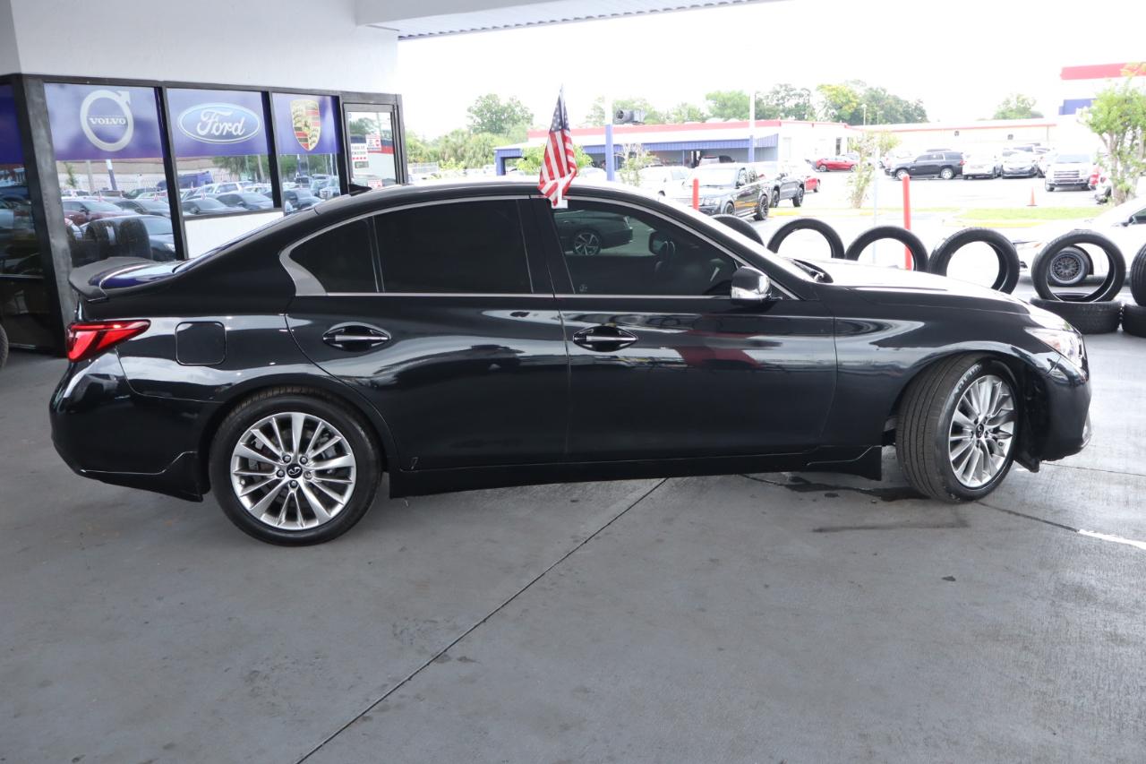 Infiniti Q50 3.0t LUXE RWD 2021