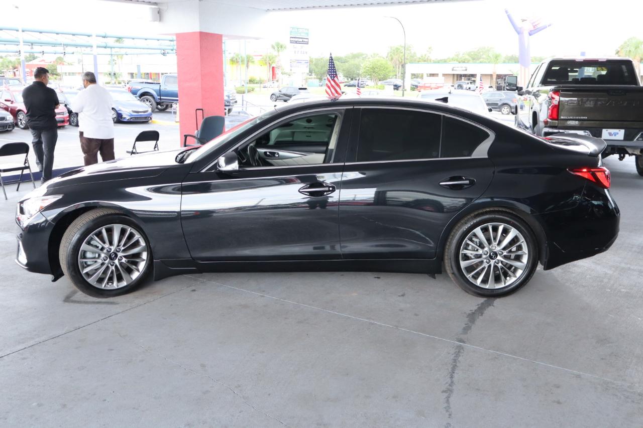 Infiniti Q50 3.0t LUXE RWD 2021