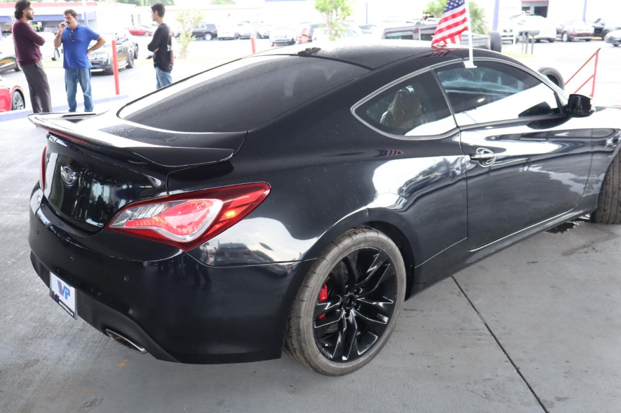 Hyundai Genesis Coupe 2dr 3.8L Man Ultimate w/Tan Seats 2015